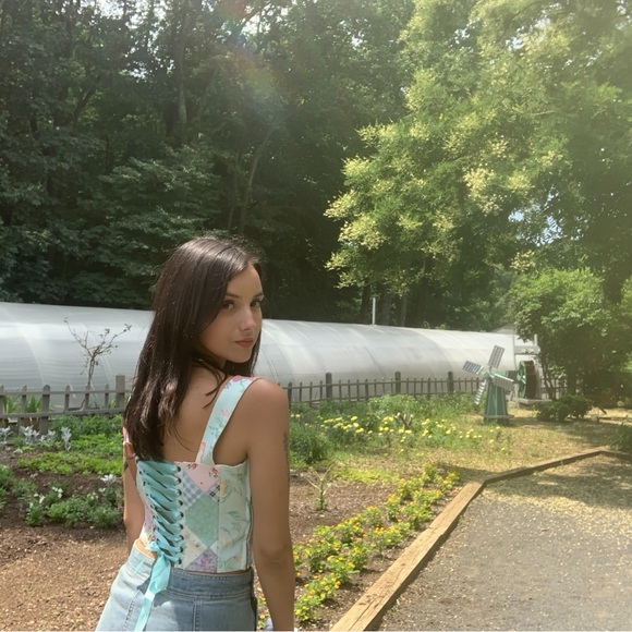 MEET YOUR POSHER HALEY - Picture 12 of 12